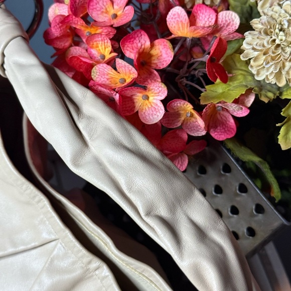 Coach Sand Taupe Soft Leather  Parker Shoulder/Hobo Purse EUC Authentic - Picture 4 of 14